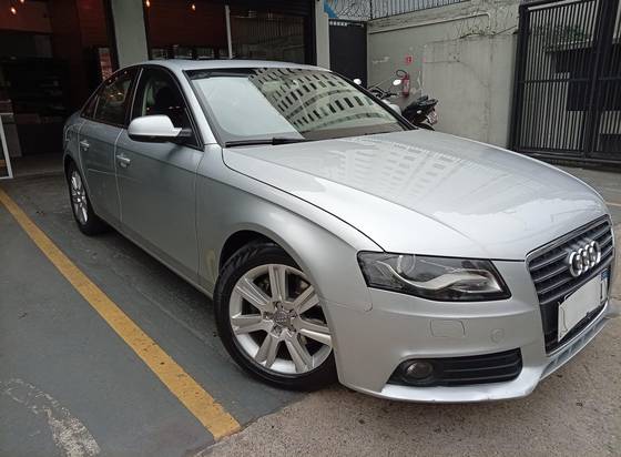 AUDI A4 2.0 TFSI AMBIENTE 183CV GASOLINA 4P MULTITRONIC AUDI A4 2.0 TFSI AMBIENTE 183CV GASOLINA 4P MULTITRONIC